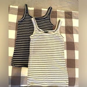 2 theory jersey spandex tanks size M